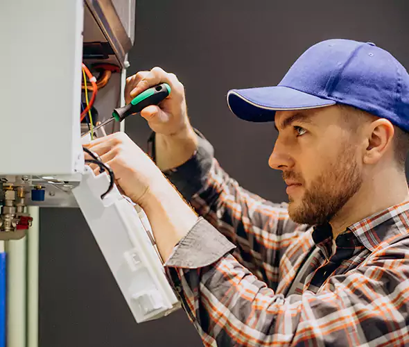 Expert Plumber for Tankless Water Heater Maintenance in Pontiac, MI: Schedule Professional Maintenance Services with Us